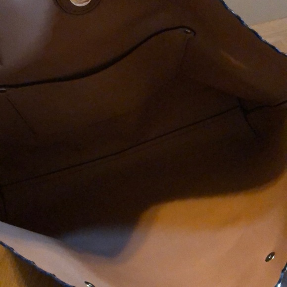 Tote Handbag - Picture 4 of 6